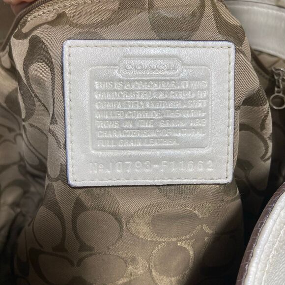 Coach ivory hobo handbag - Picture 10 of 12